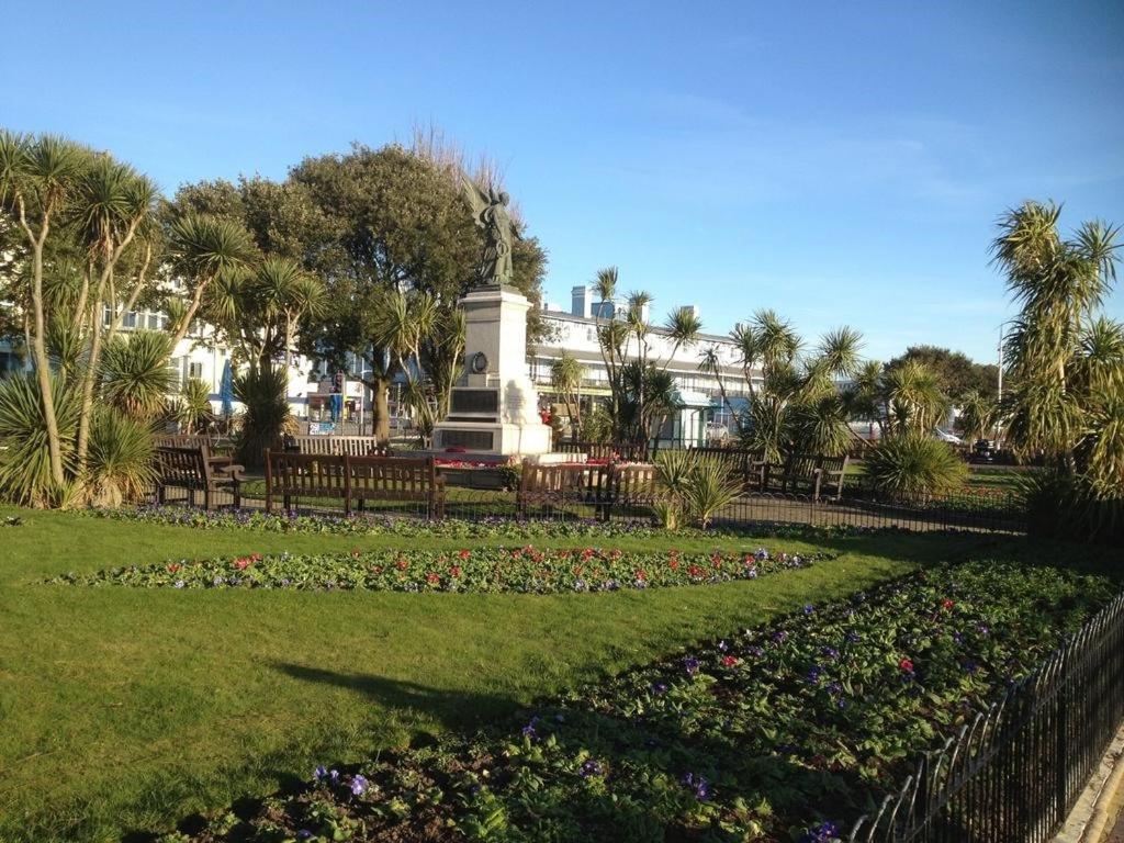 The Beeches Bed and Breakfast Clacton-on-Sea Eksteriør billede
